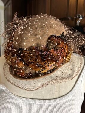1950’s George Manders Merimac Sz 7 Pheasant Feather Veiled Woman's Hat - Brown